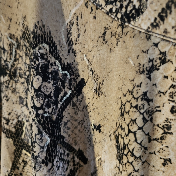 EUC Tan Jay Snakeskin Top - Picture 4 of 7